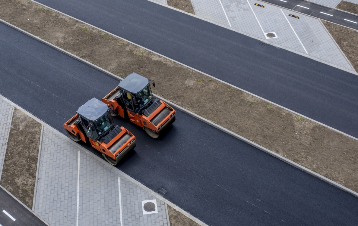 Gmina Żagań podejmuje szeroko zakrojone prace modernizacyjne na lokalnych drogach